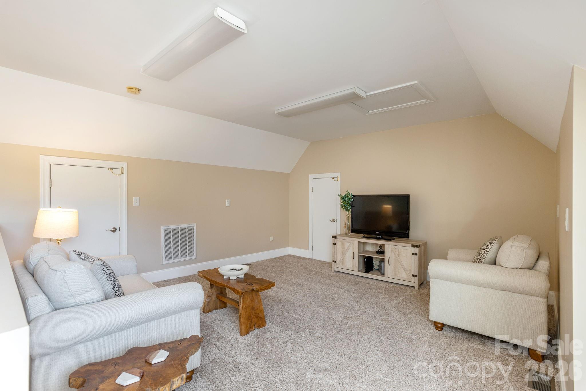16 WINTERBERRY Drive — Hendersonville