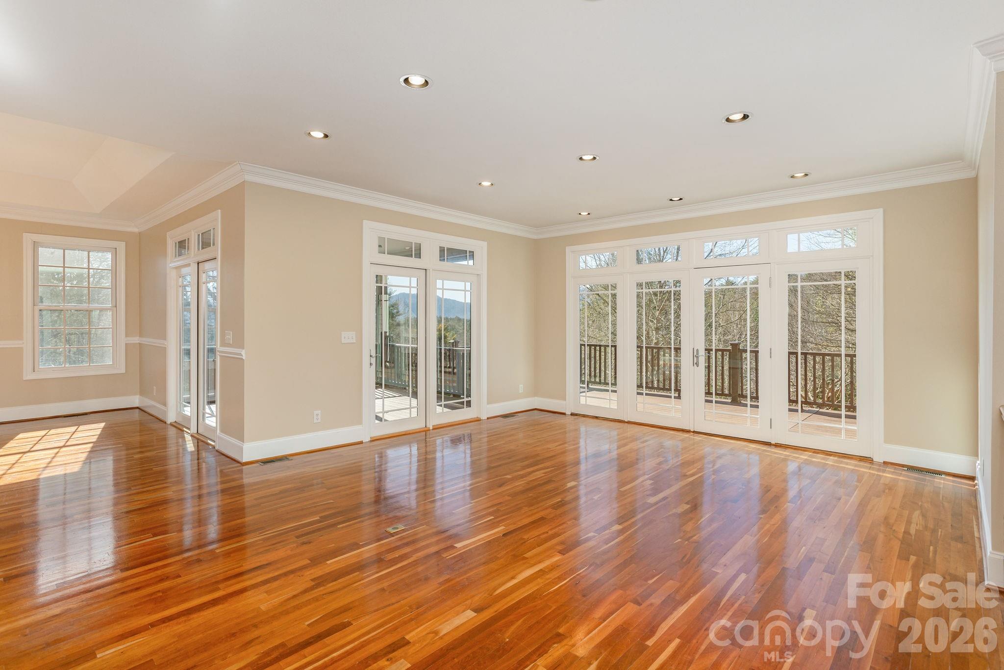 16 WINTERBERRY Drive — Hendersonville