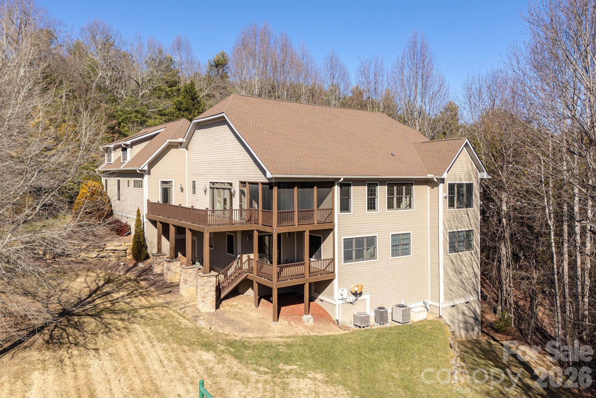 16 WINTERBERRY Drive — Hendersonville