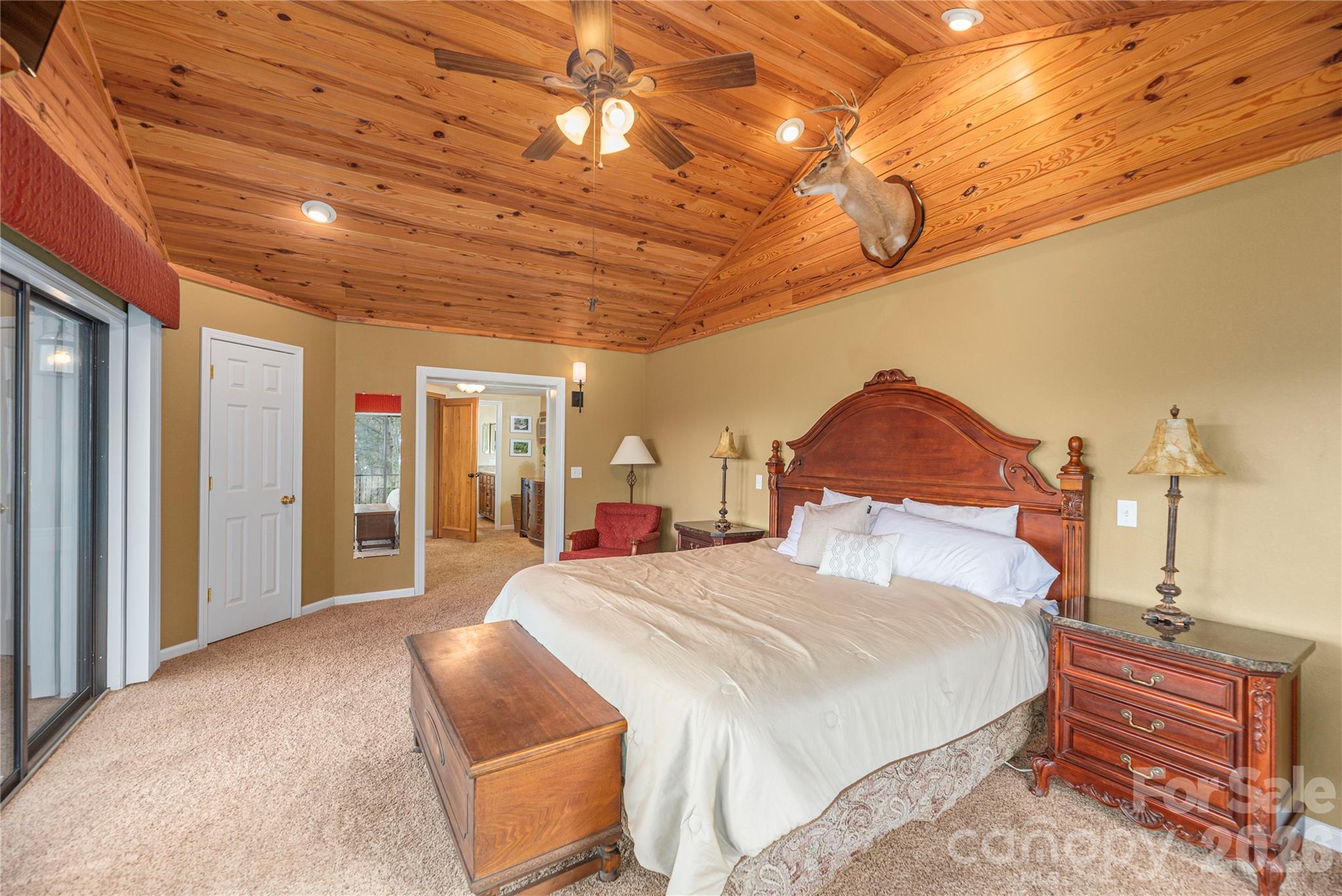 236 Dove Drive — Maggie Valley