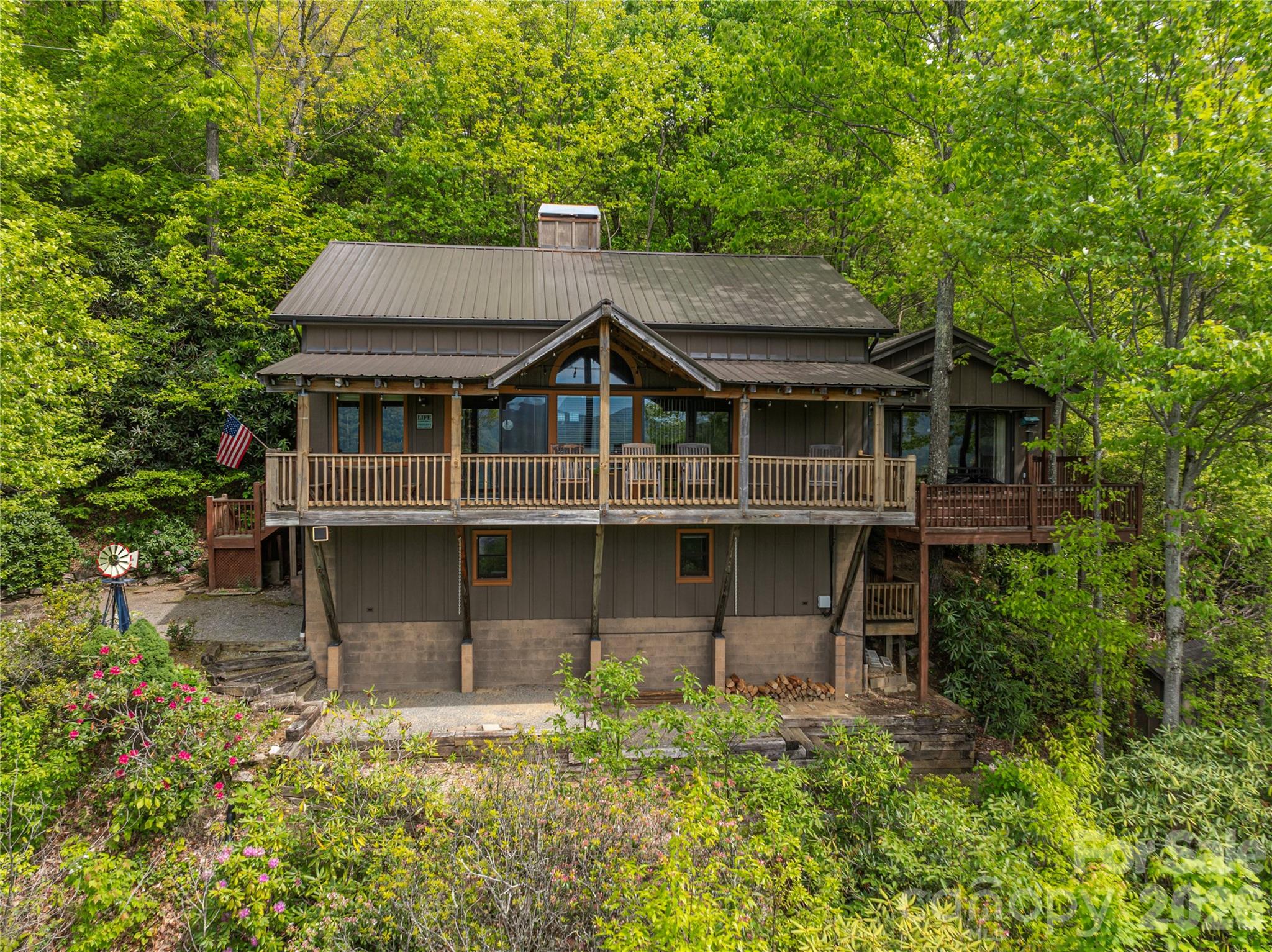 236 Dove Drive — Maggie Valley