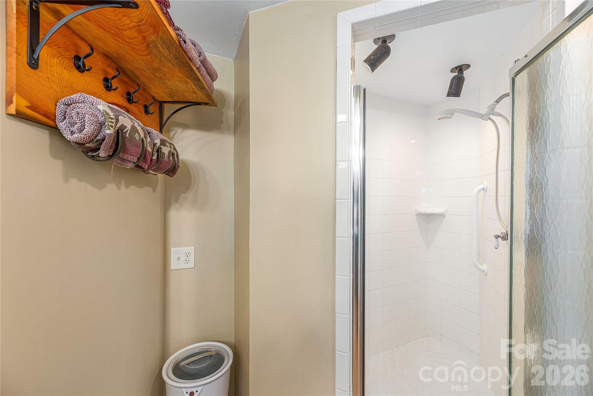 236 Dove Drive — Maggie Valley
