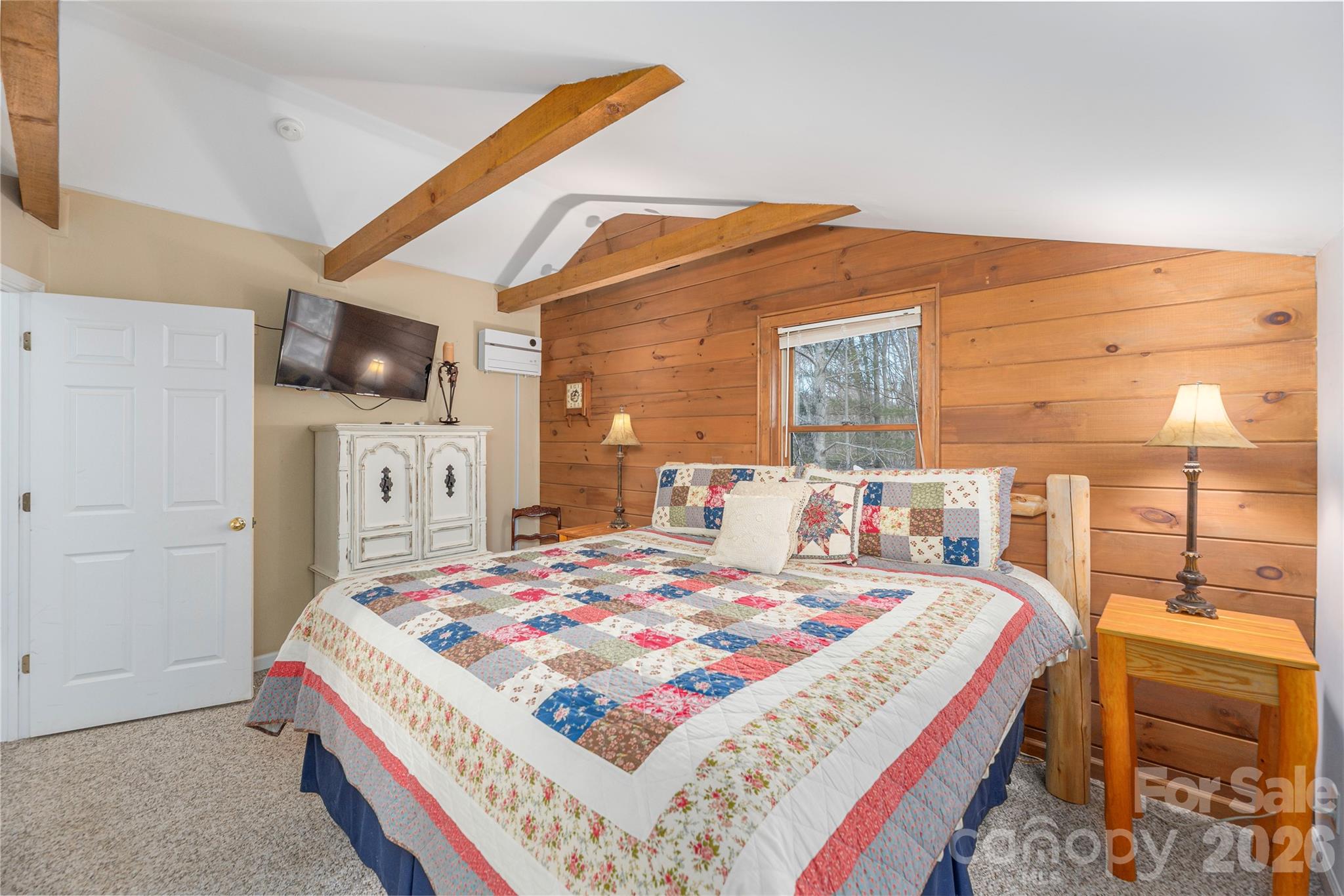 236 Dove Drive — Maggie Valley