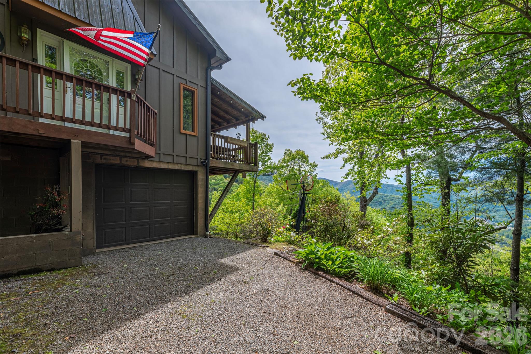 236 Dove Drive — Maggie Valley