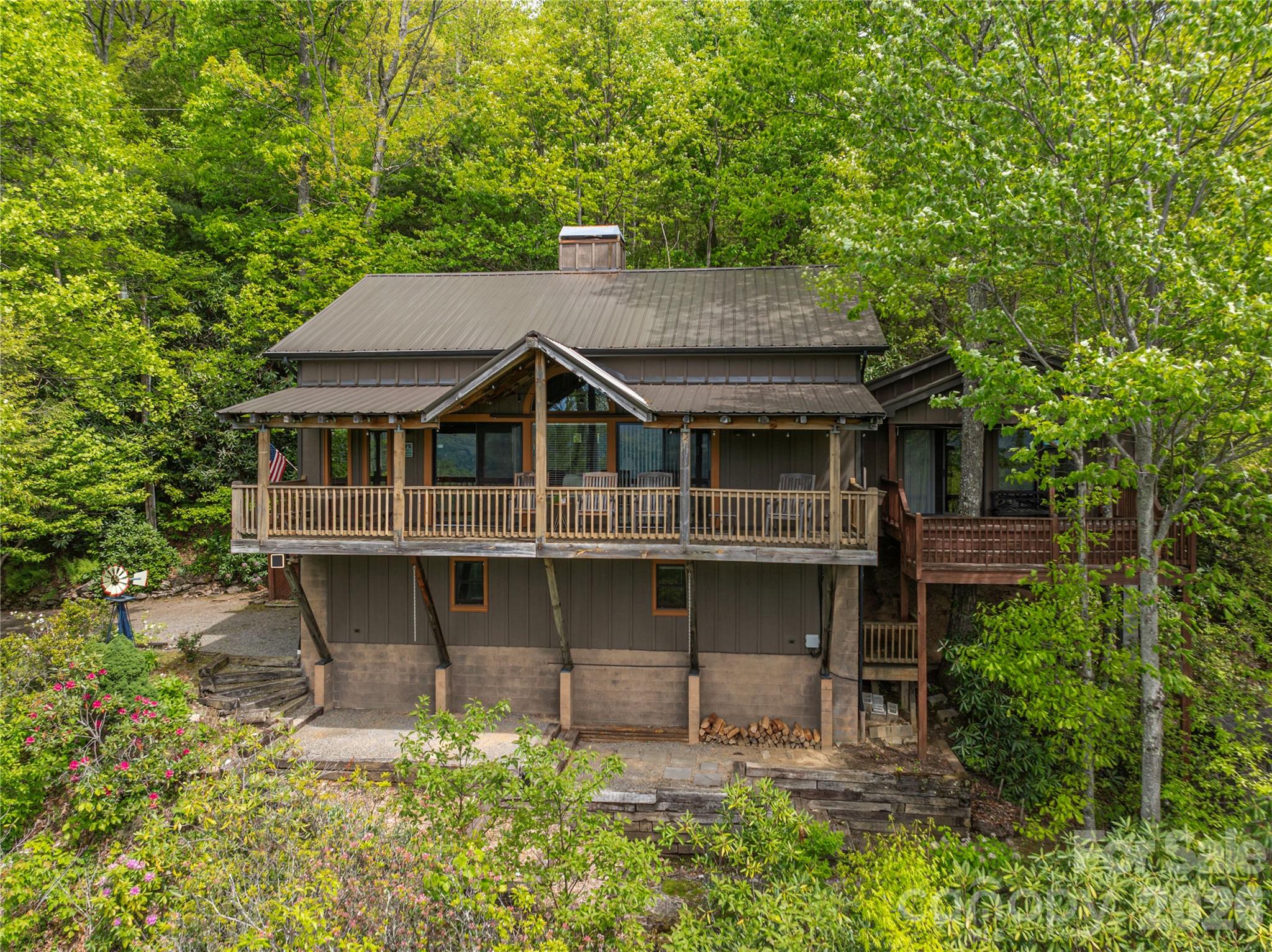 236 Dove Drive — Maggie Valley