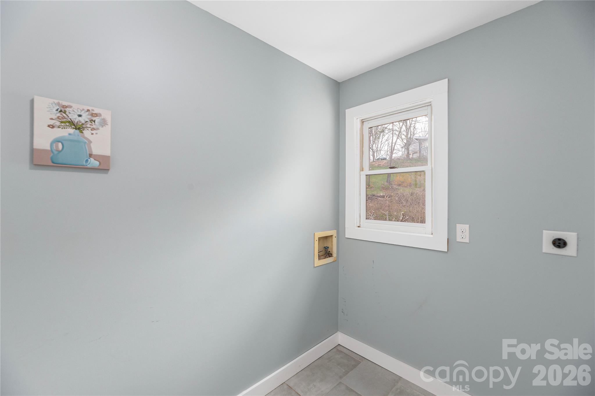 85 Dawn Lane — Canton