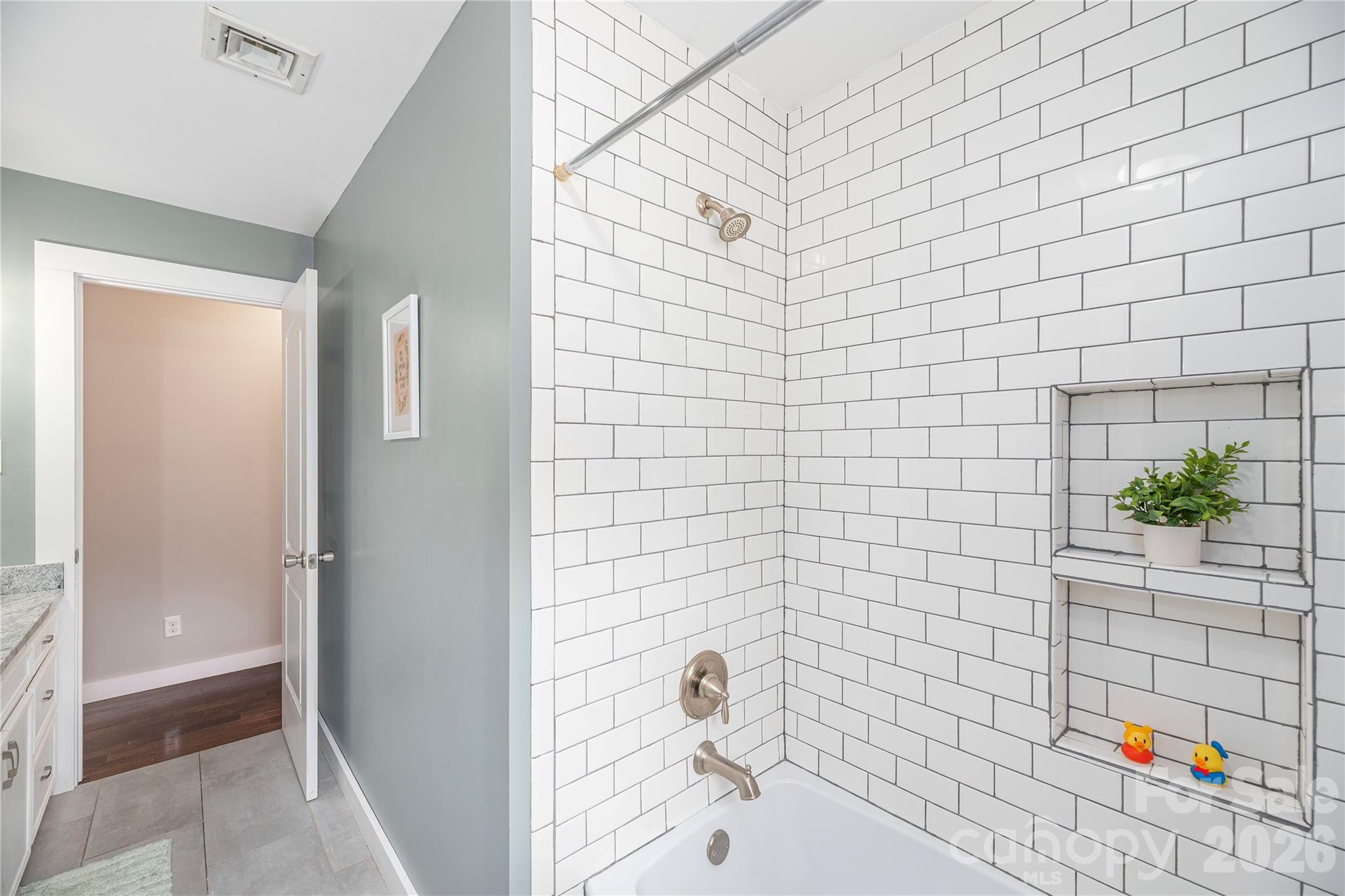 85 Dawn Lane — Canton