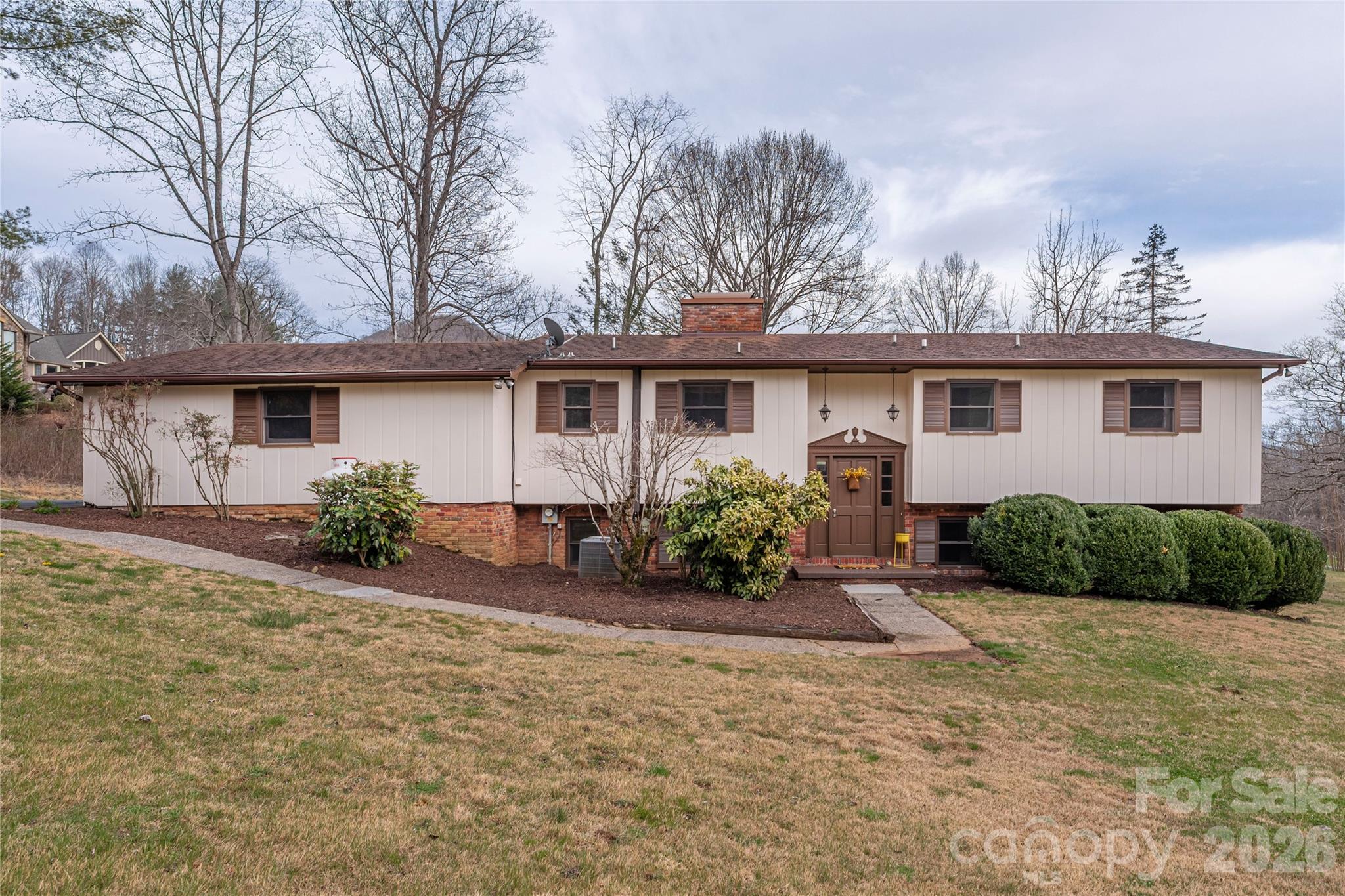 85 Dawn Lane — Canton