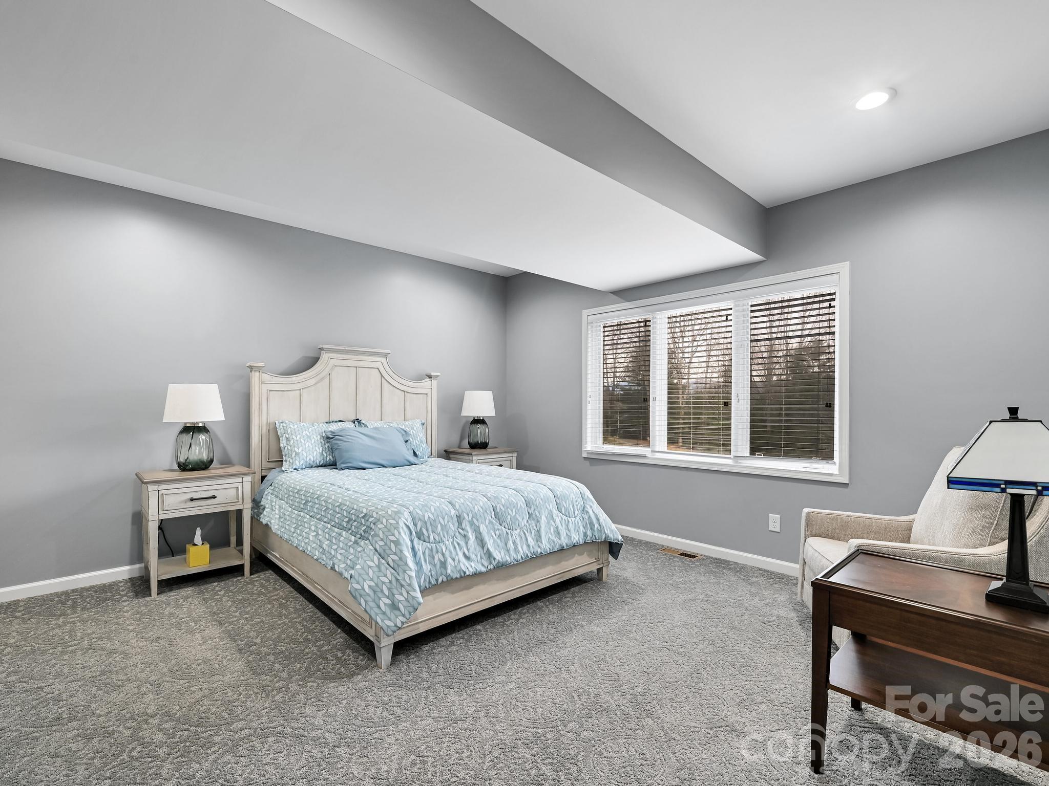 2208 E Cumming Woods Lane — Hendersonville