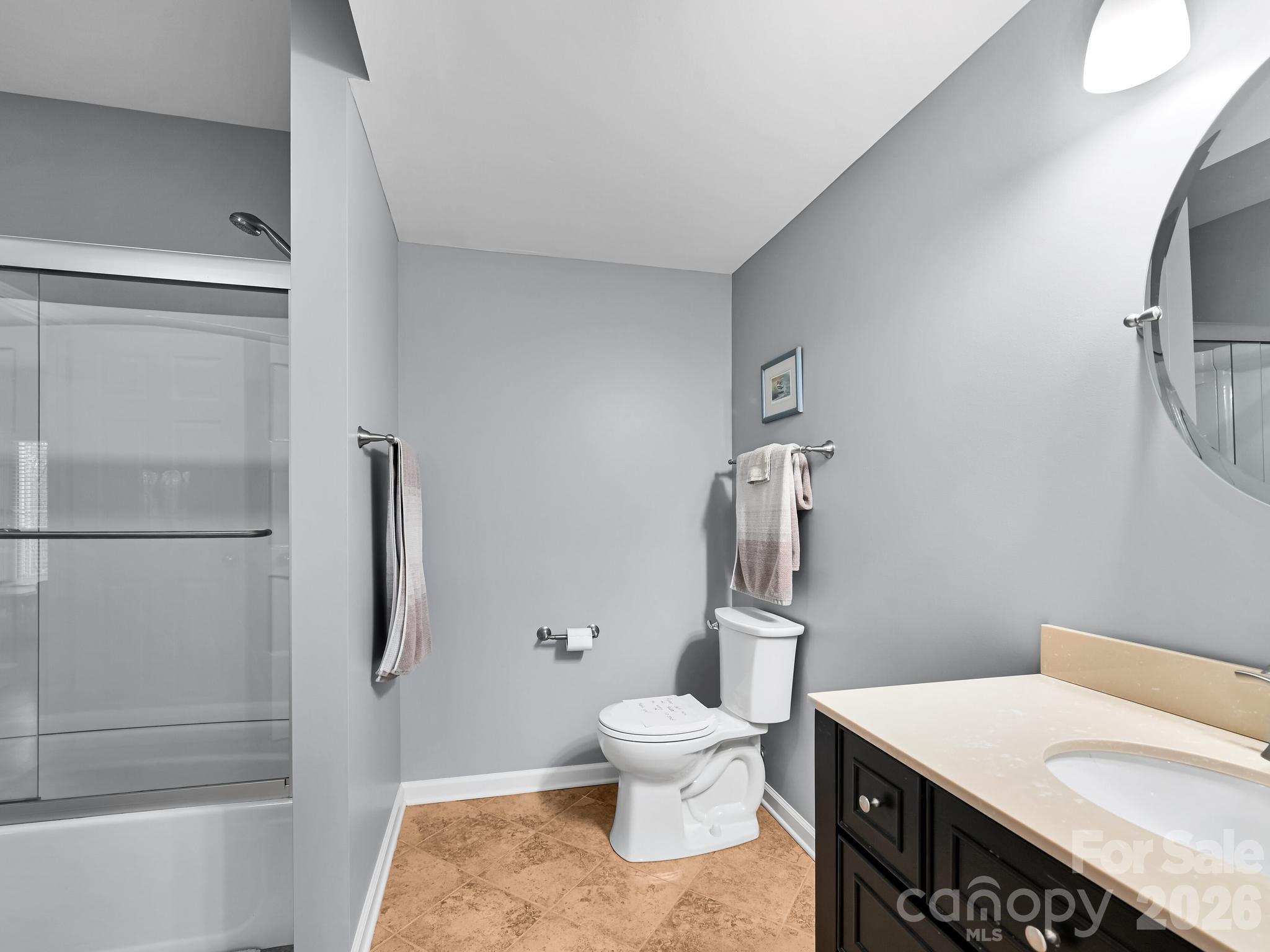 2208 E Cumming Woods Lane — Hendersonville