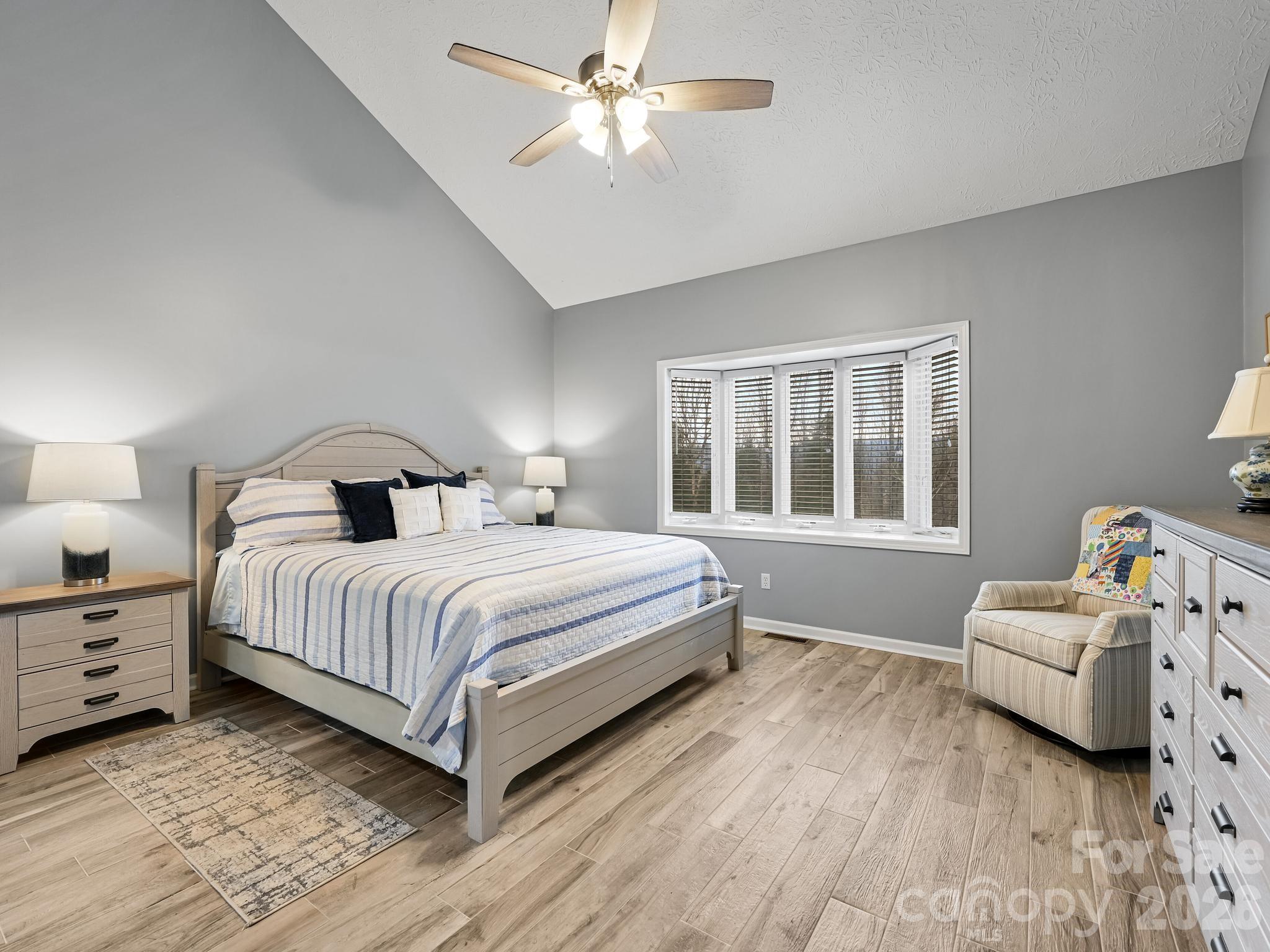 2208 E Cumming Woods Lane — Hendersonville