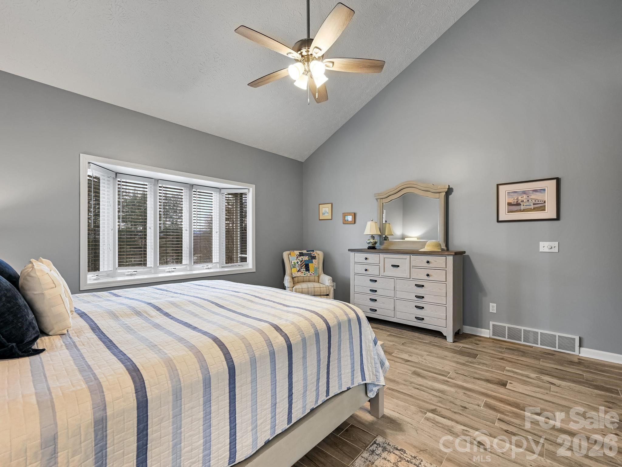 2208 E Cumming Woods Lane — Hendersonville