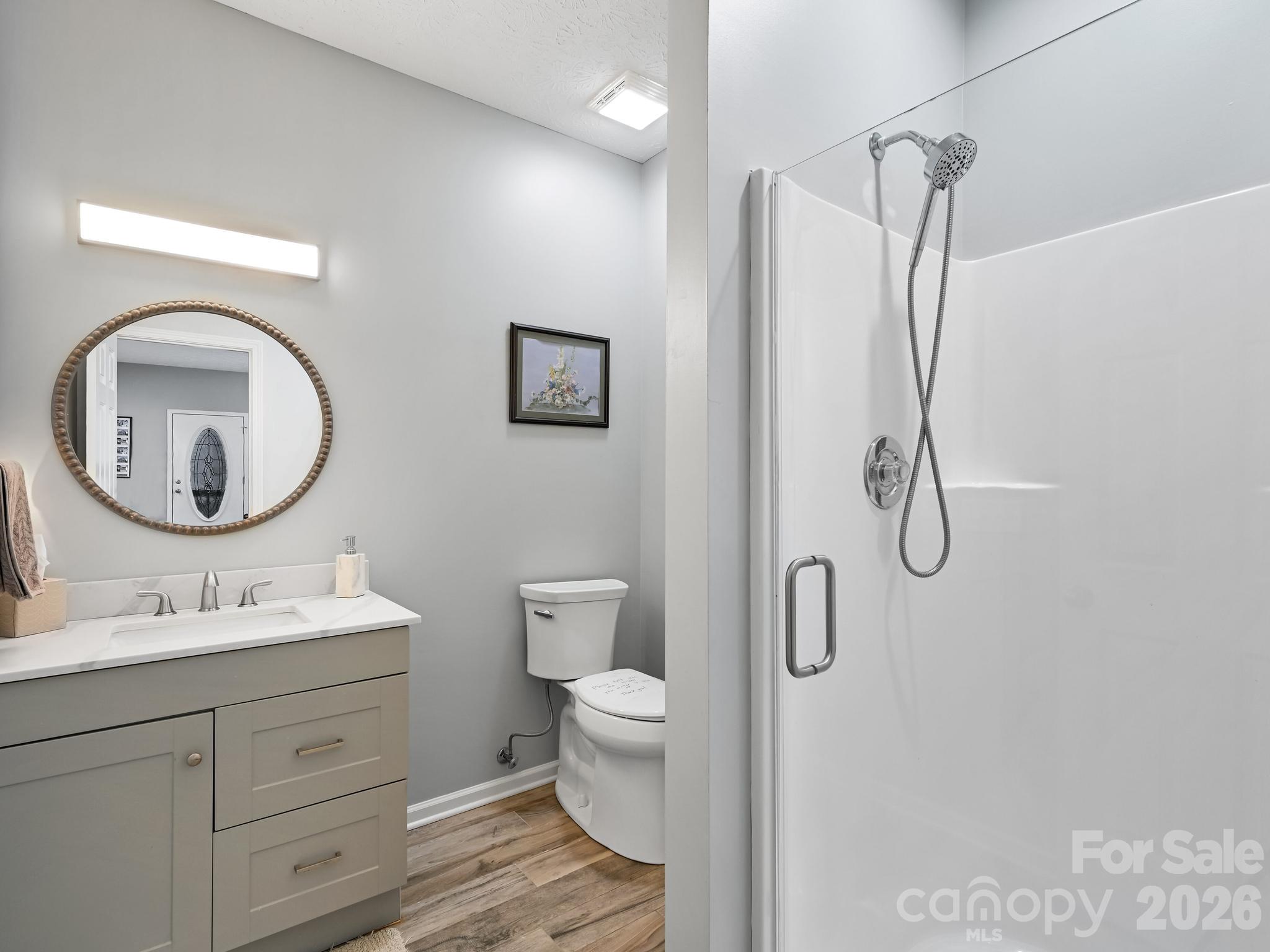 2208 E Cumming Woods Lane — Hendersonville