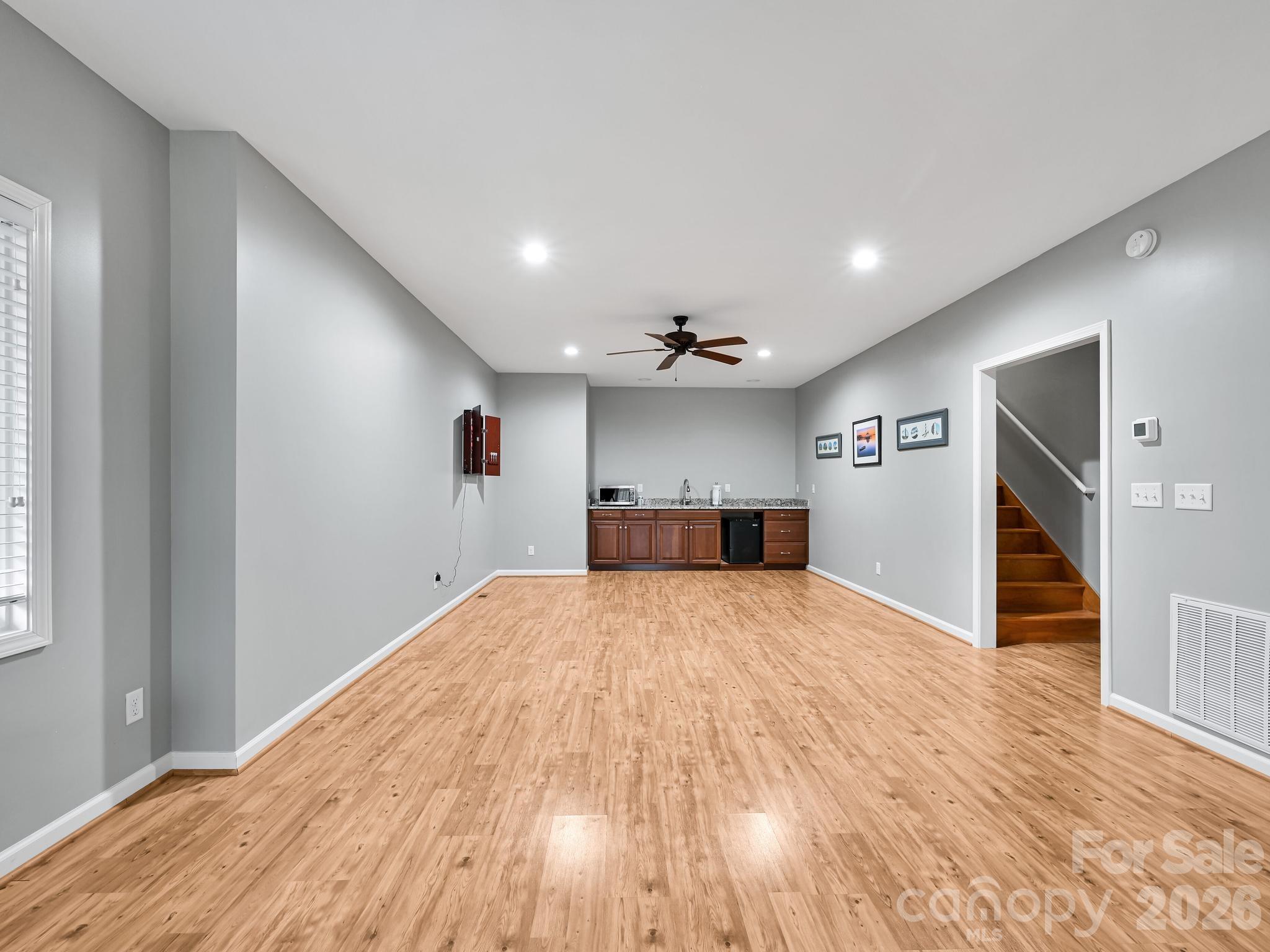 2208 E Cumming Woods Lane — Hendersonville