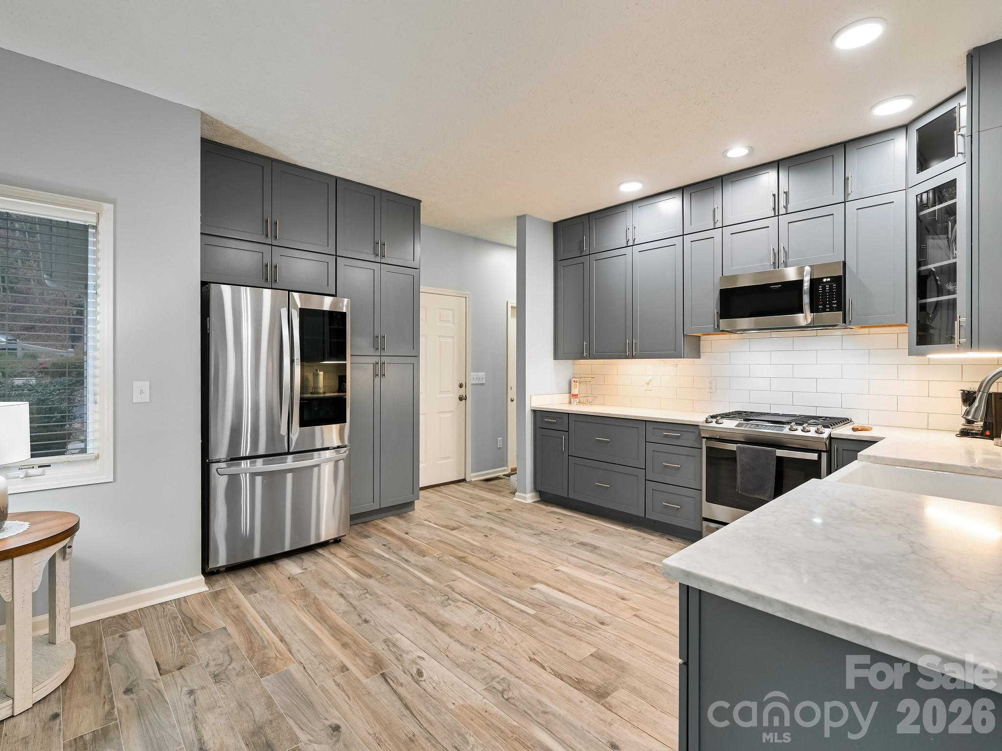 2208 E Cumming Woods Lane — Hendersonville