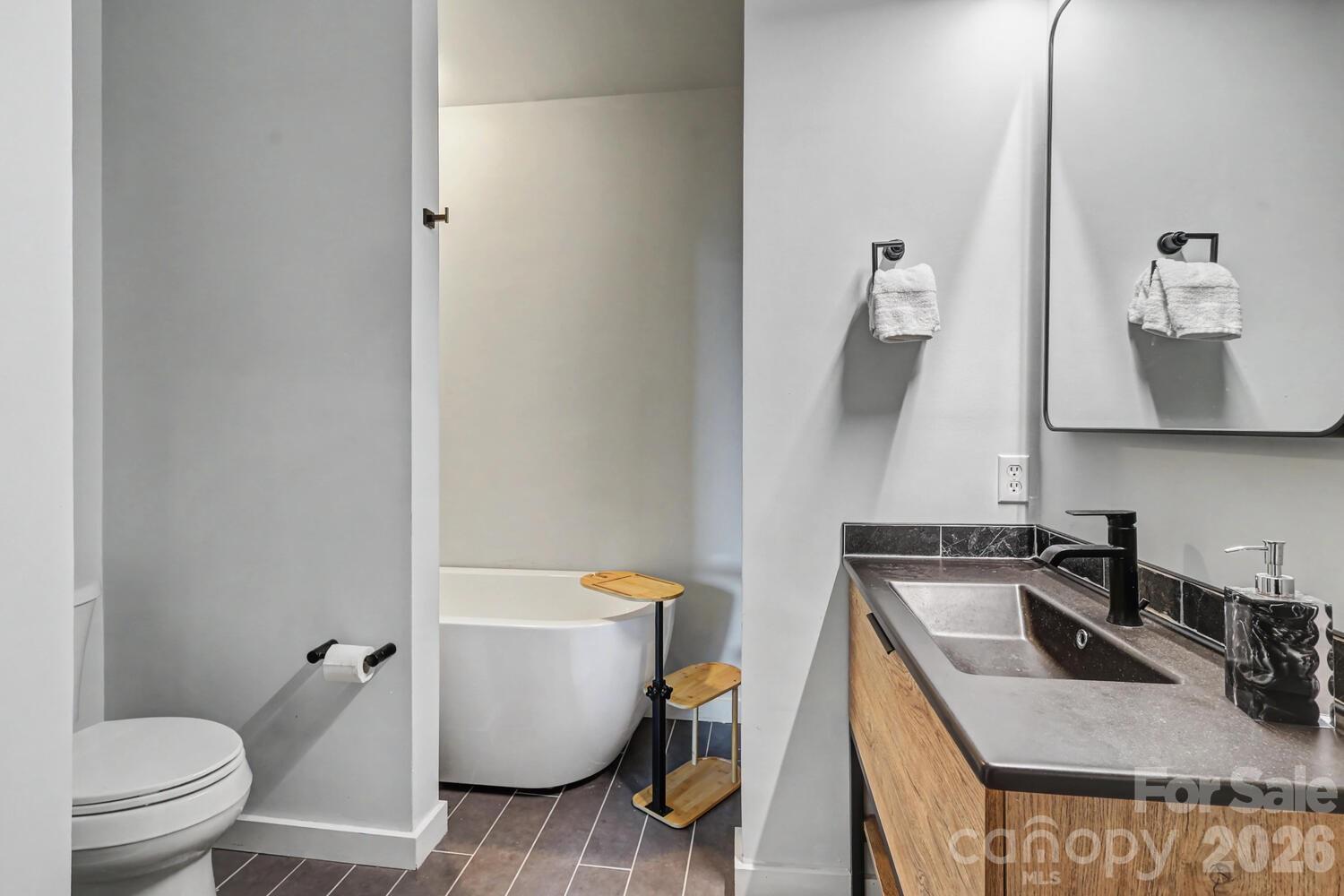 210 N Church Street #1507 — Charlotte