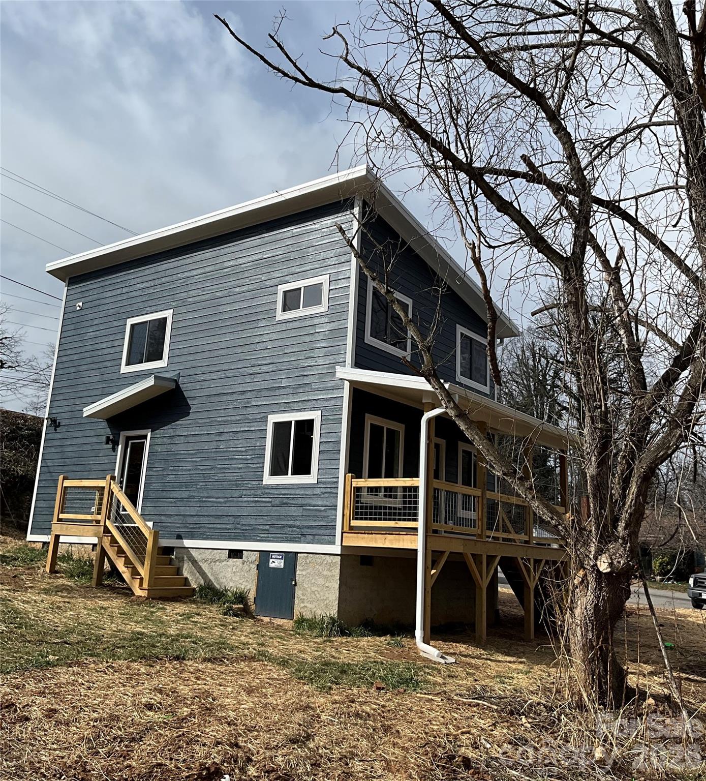 12 Center Street — Asheville