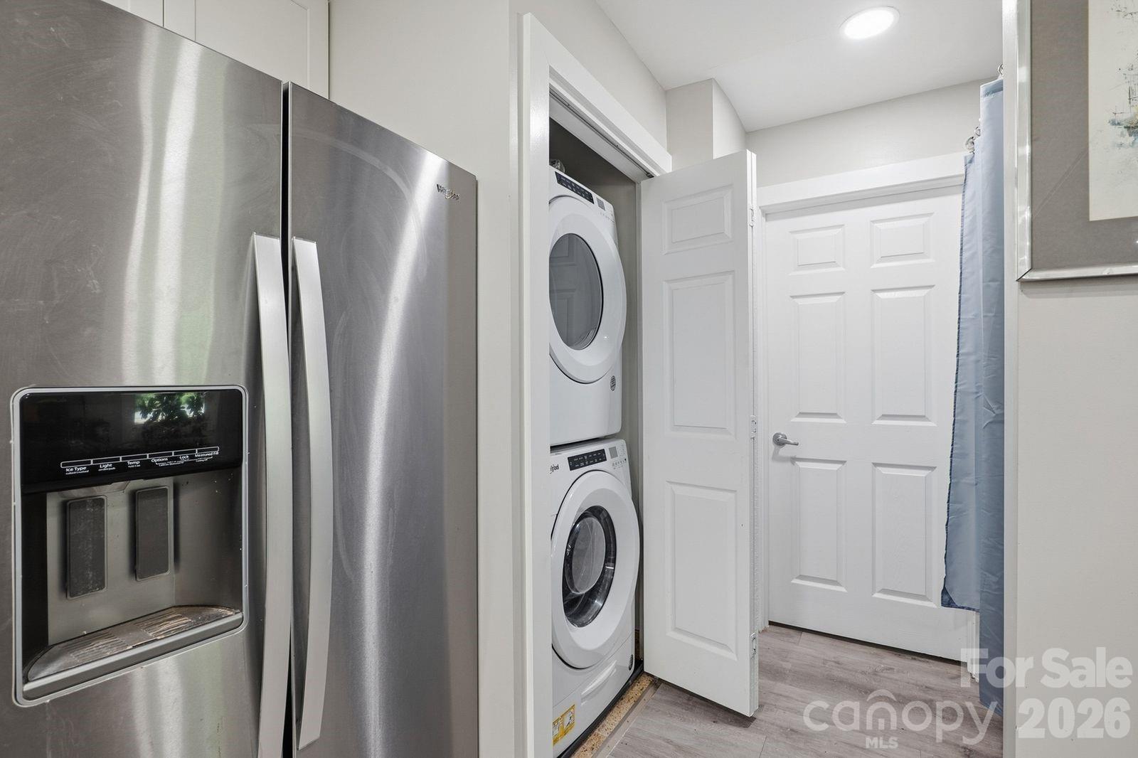 1405 Lakeview Drive — Pineville