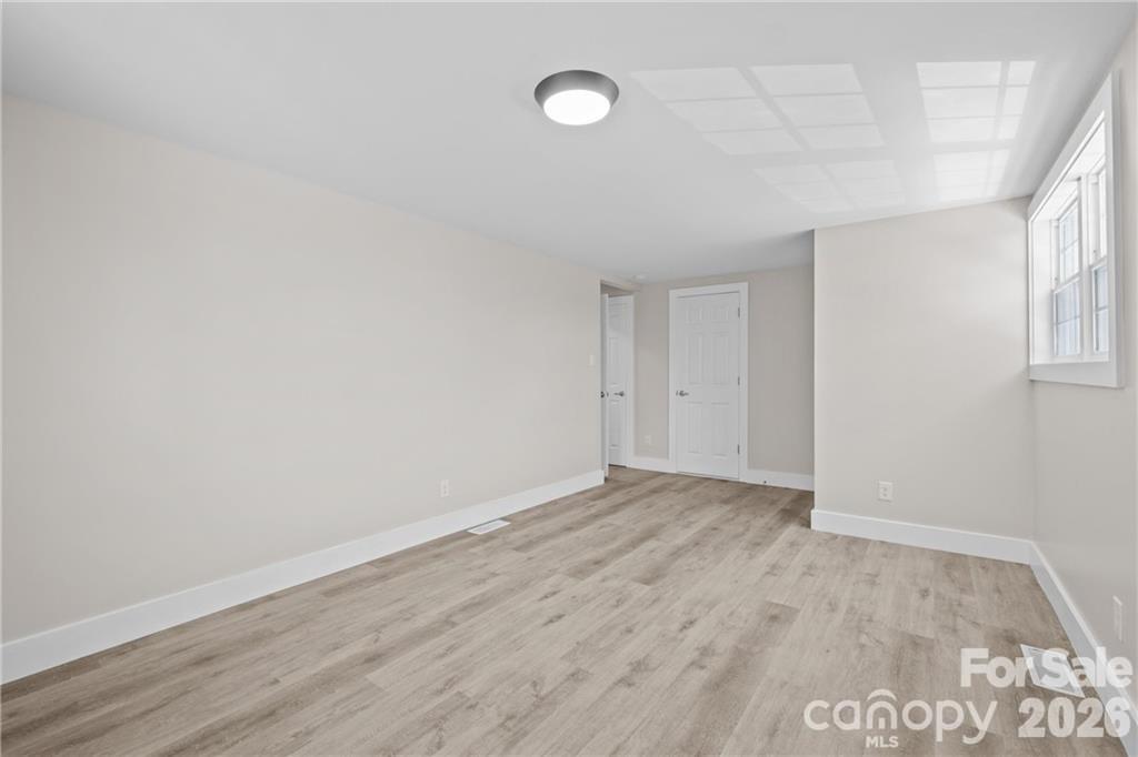1405 Lakeview Drive — Pineville