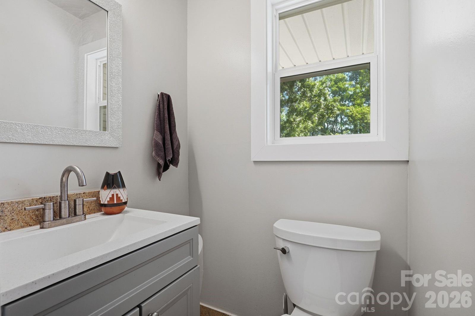 1405 Lakeview Drive — Pineville