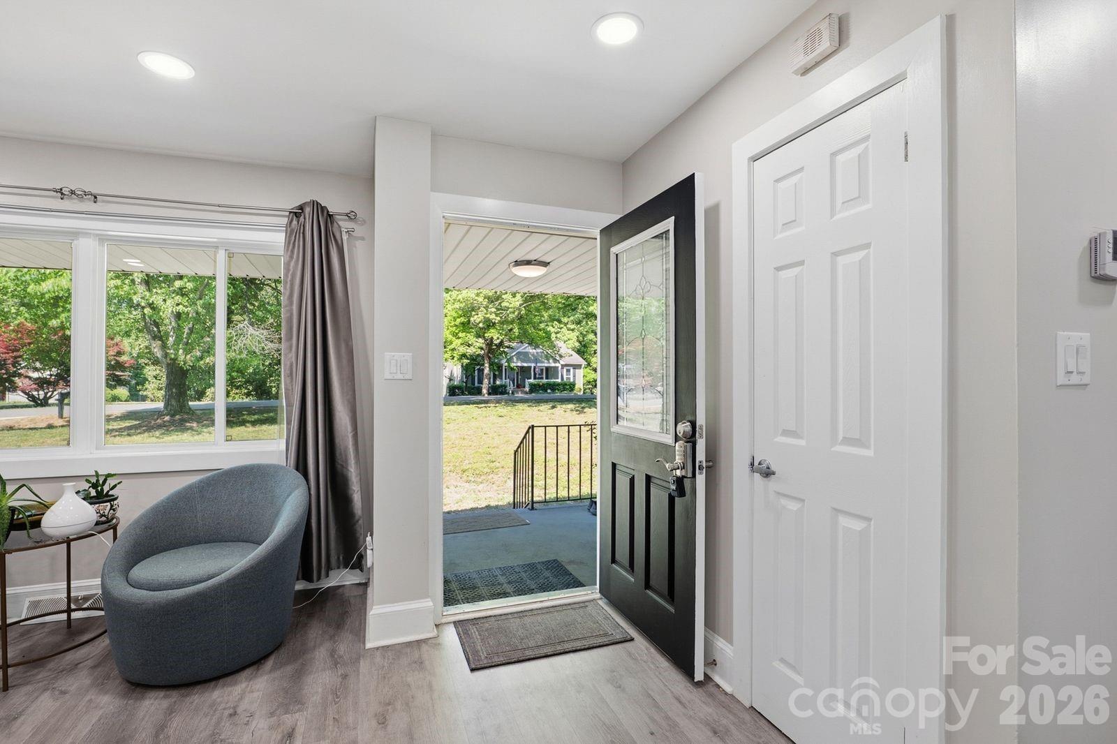 1405 Lakeview Drive — Pineville