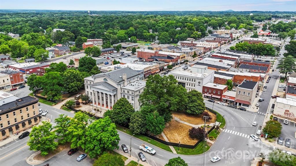 816 Hallman Branch Lane — Lincolnton