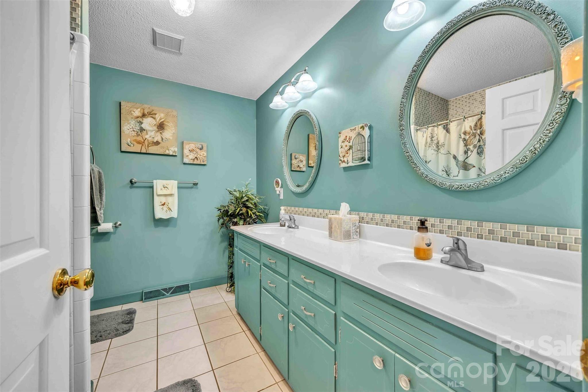 137 Proust Road — Statesville