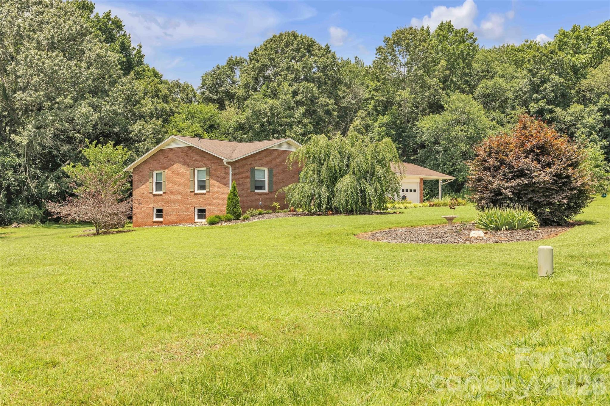 137 Proust Road — Statesville