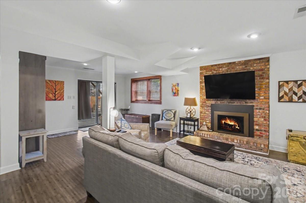 30 Whipporwill Drive — Weaverville