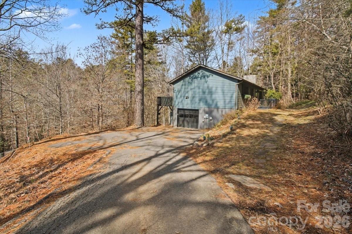 30 Whipporwill Drive — Weaverville
