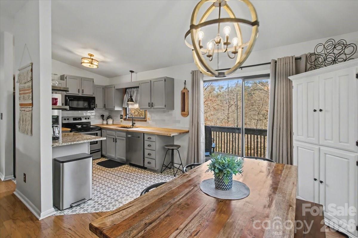 30 Whipporwill Drive — Weaverville