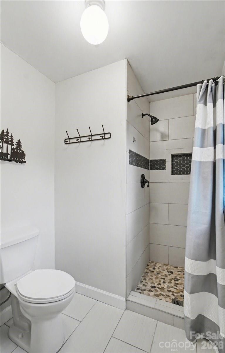 30 Whipporwill Drive — Weaverville