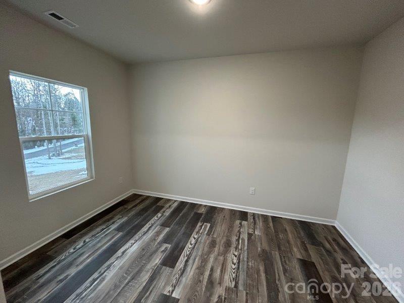 5155 Mark Drive NE — Hickory
