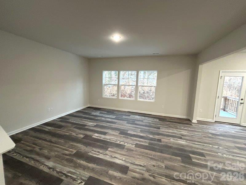 5155 Mark Drive NE — Hickory