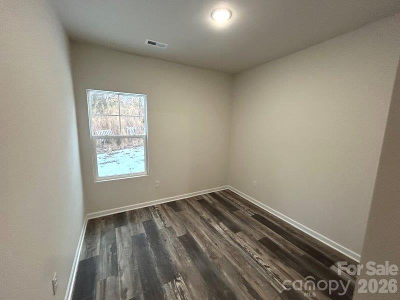 5155 Mark Drive NE — Hickory