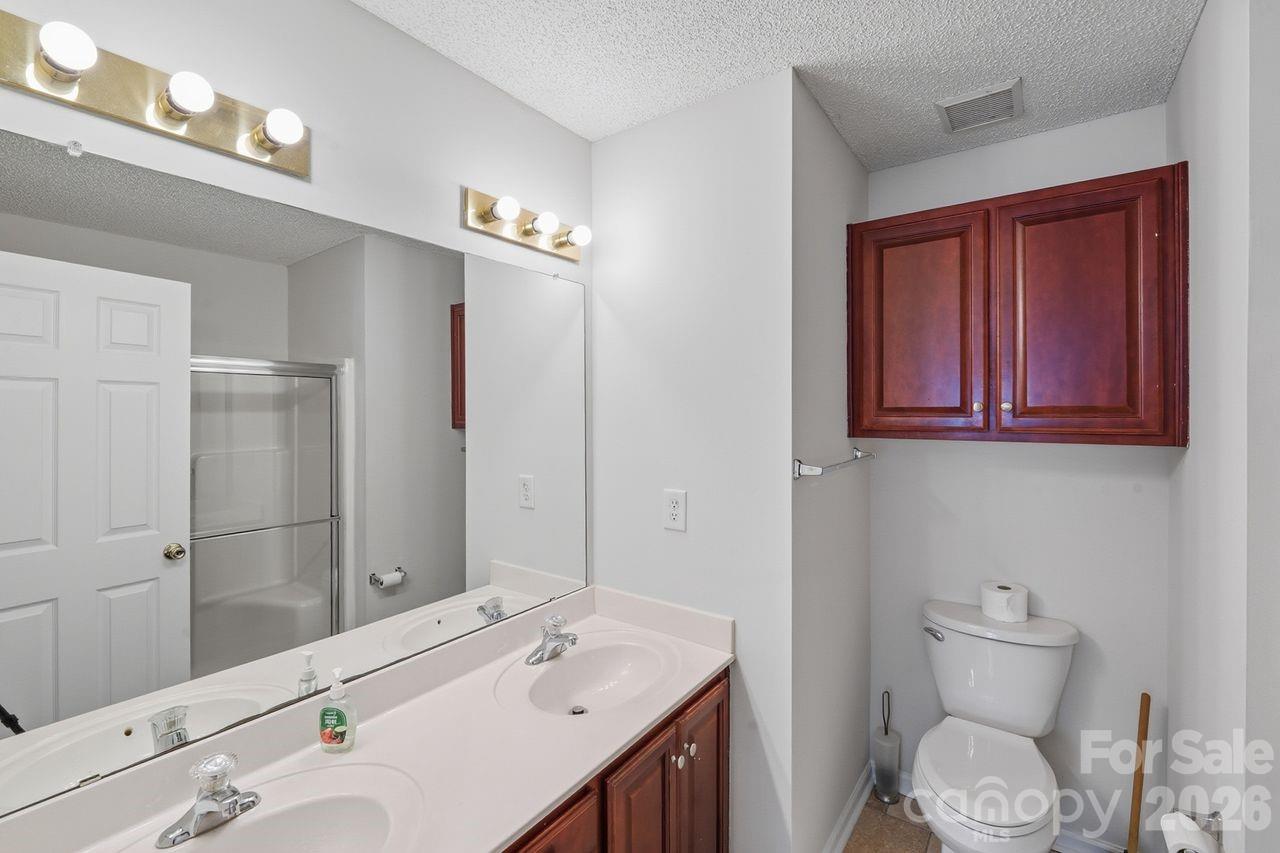 8221 Christmas Court — Charlotte