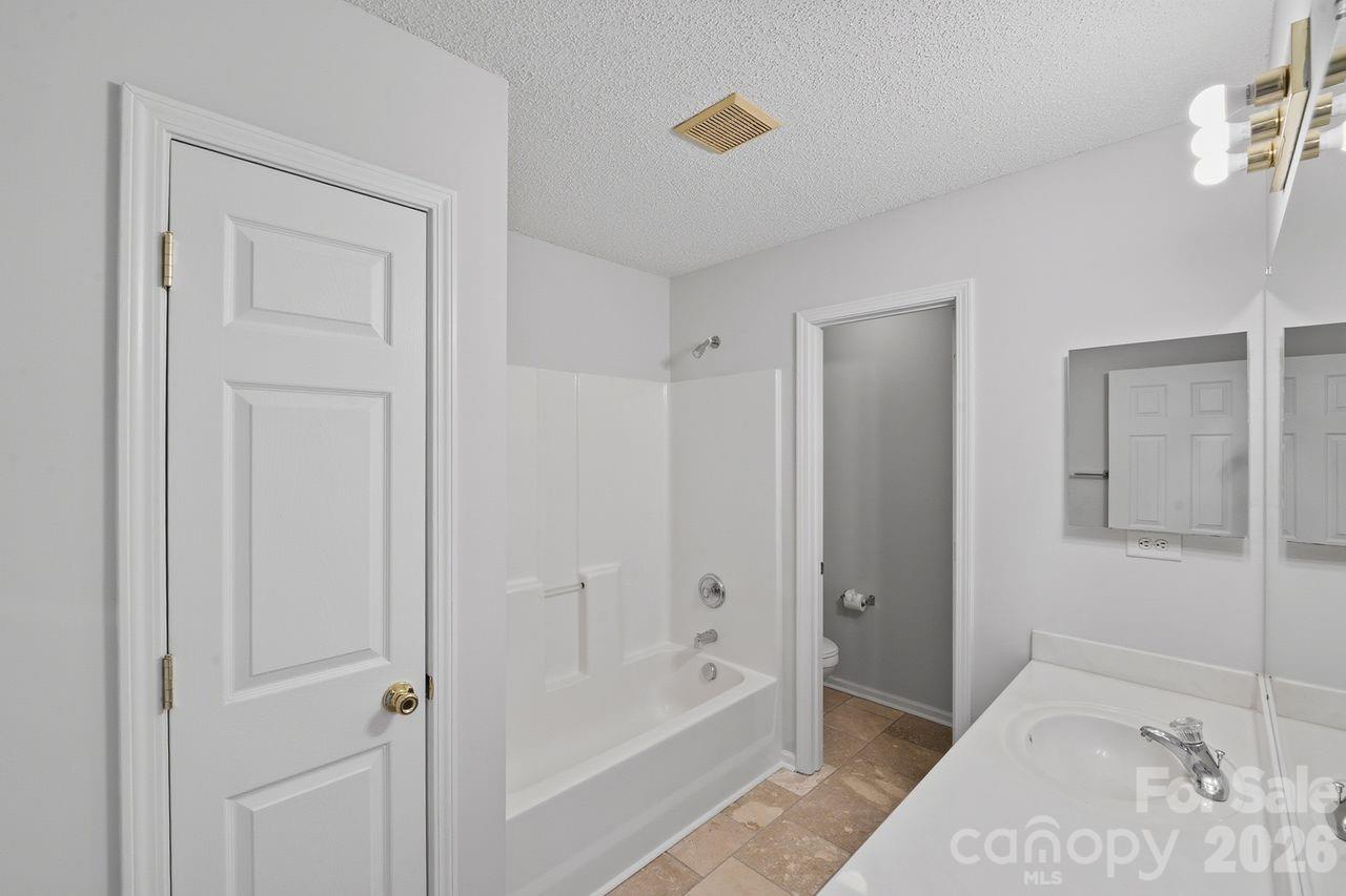 8221 Christmas Court — Charlotte
