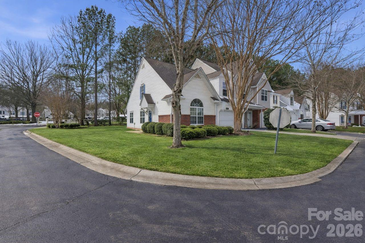 8221 Christmas Court — Charlotte