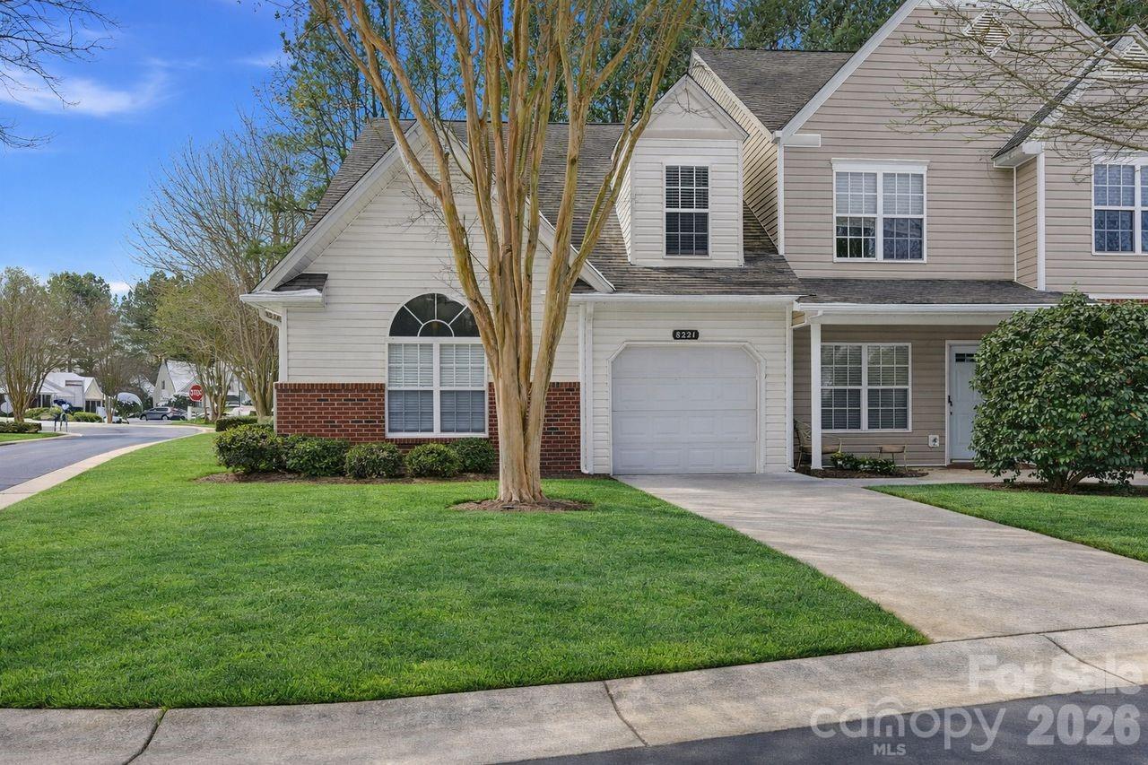 8221 Christmas Court — Charlotte
