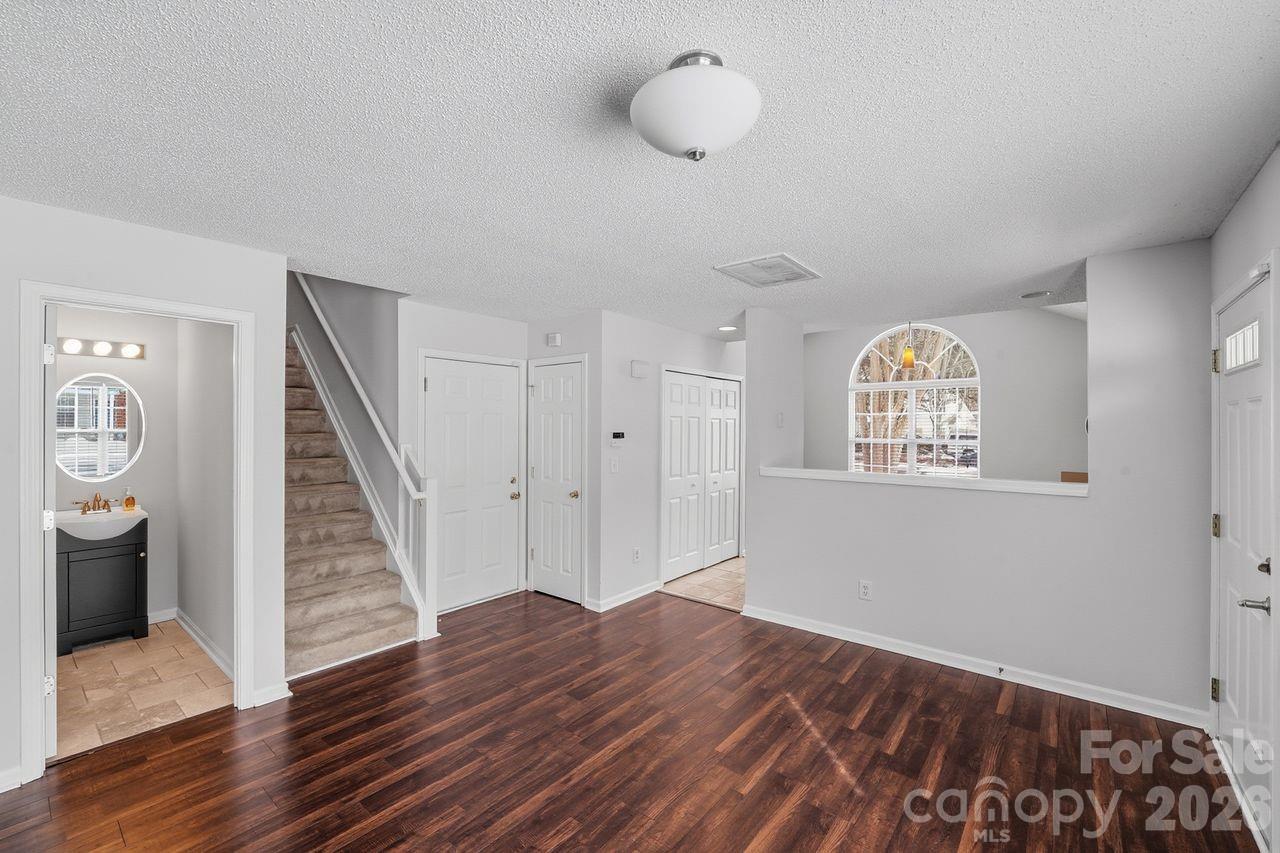 8221 Christmas Court — Charlotte