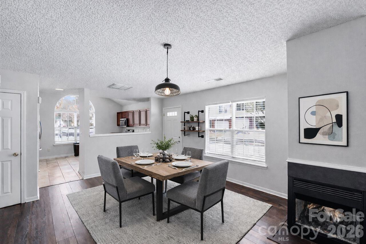 8221 Christmas Court — Charlotte