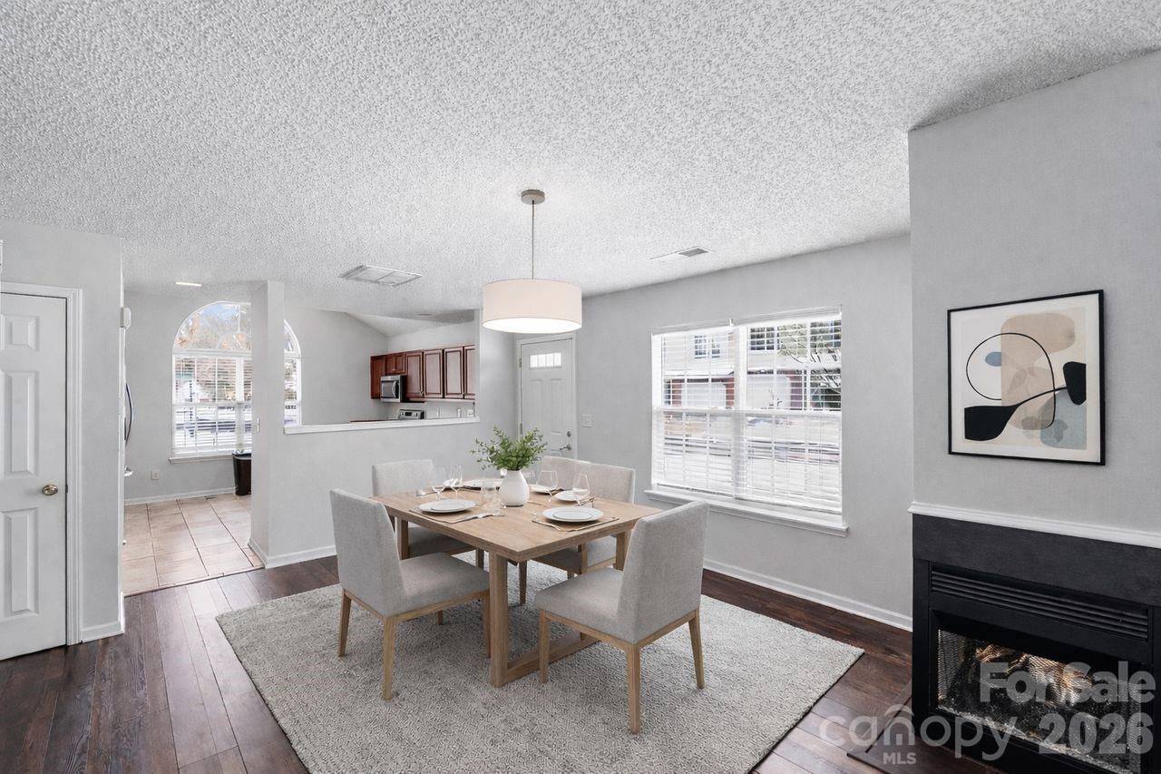8221 Christmas Court — Charlotte