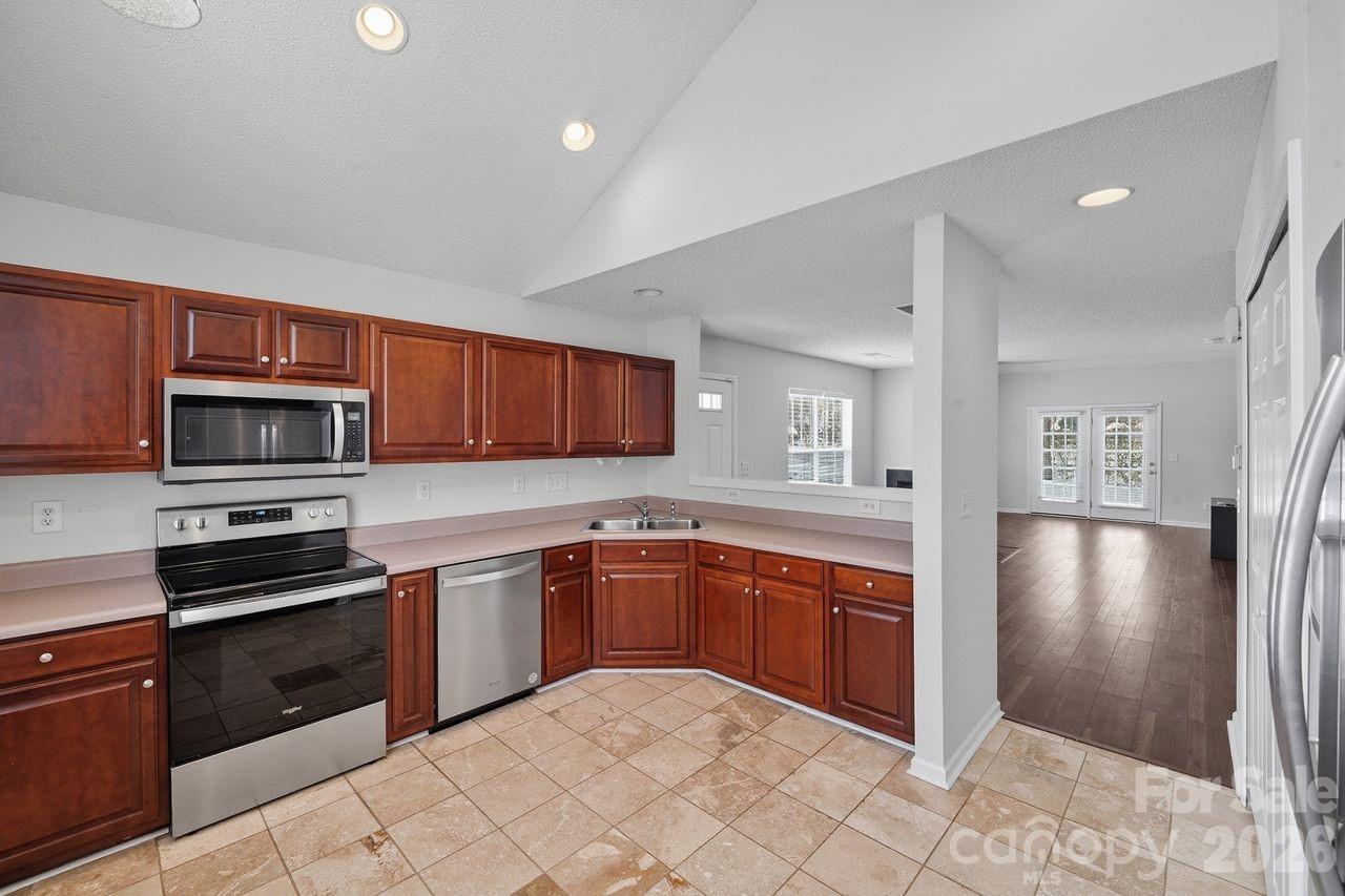 8221 Christmas Court — Charlotte