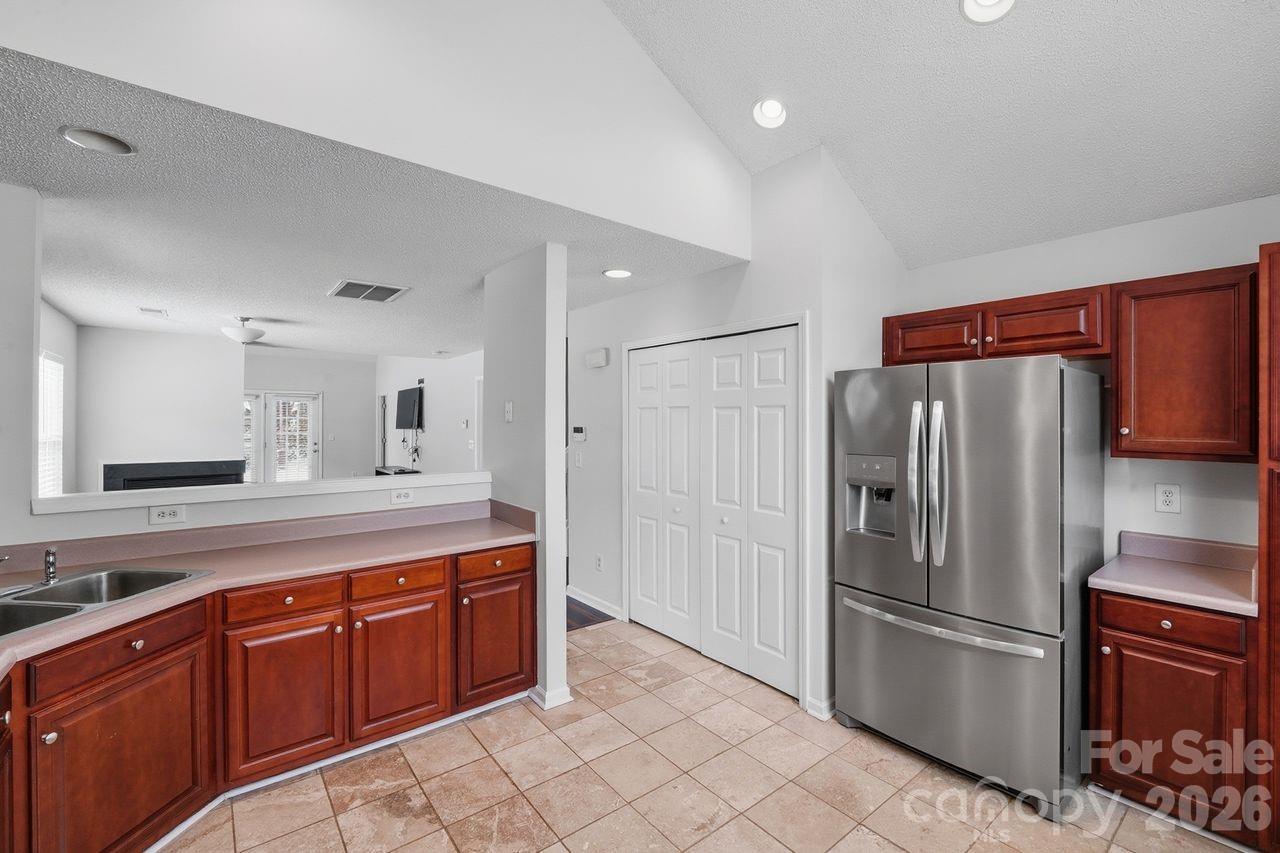 8221 Christmas Court — Charlotte