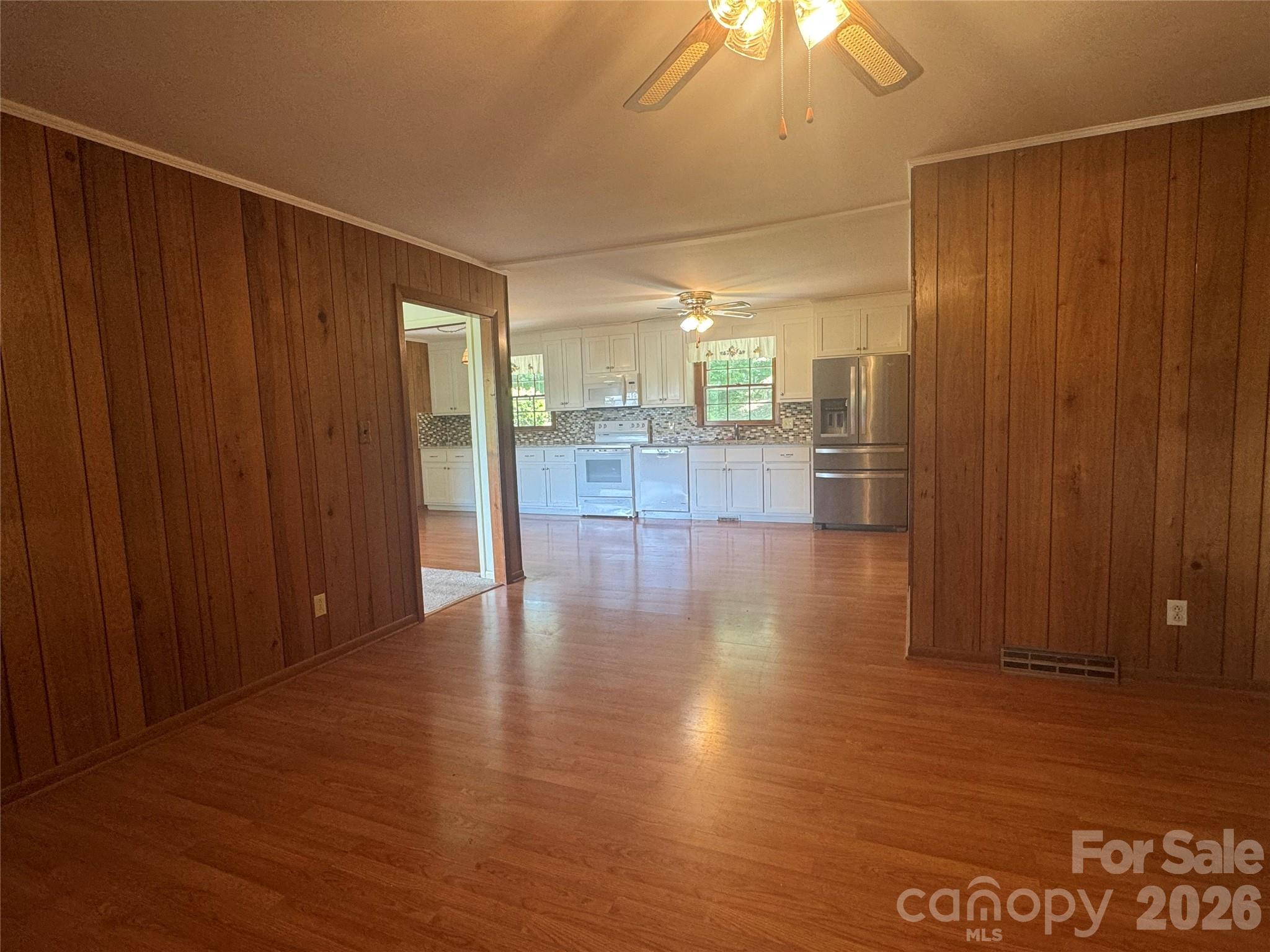 1023 Autumn Lane — New London