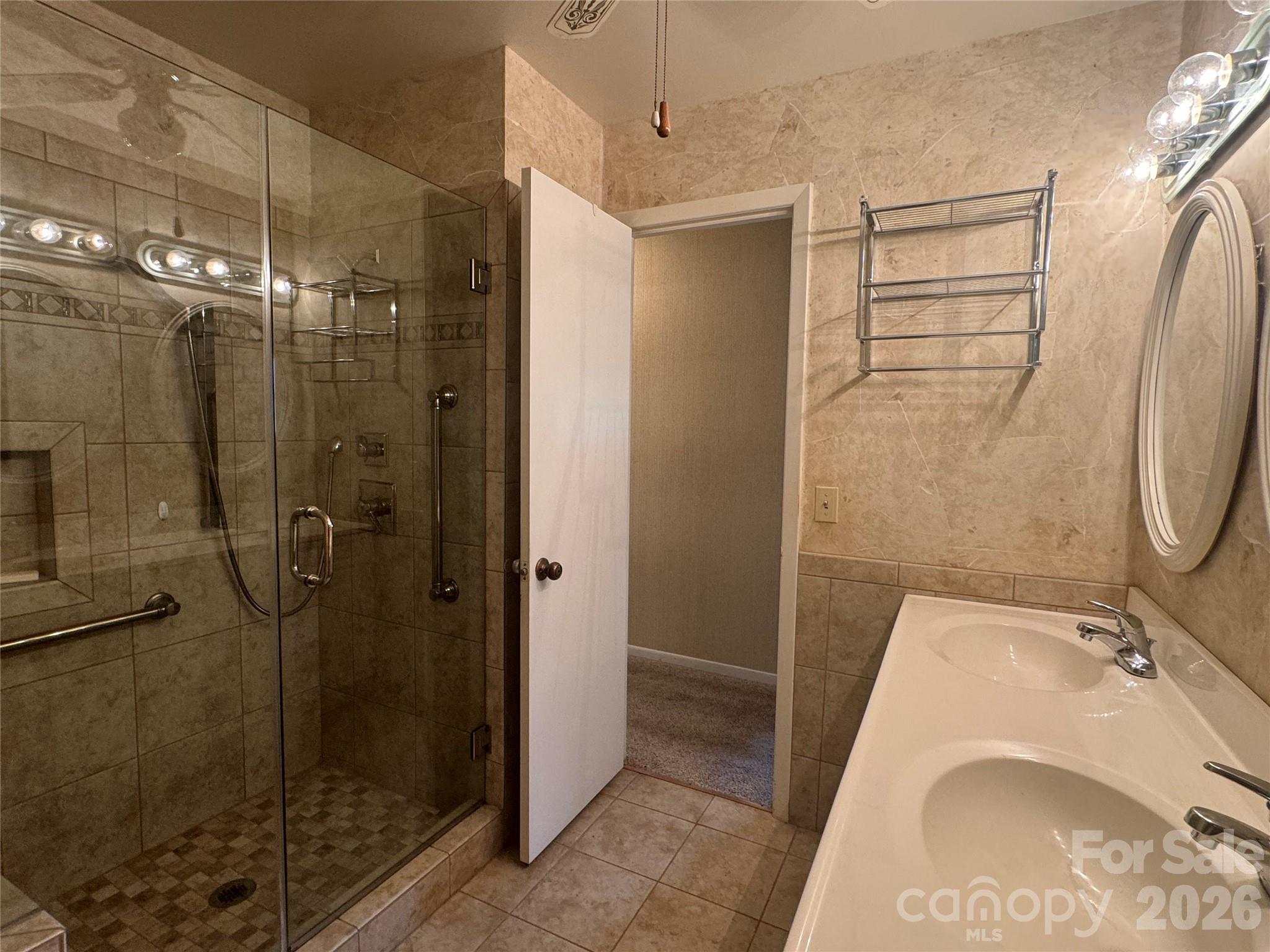 1023 Autumn Lane — New London