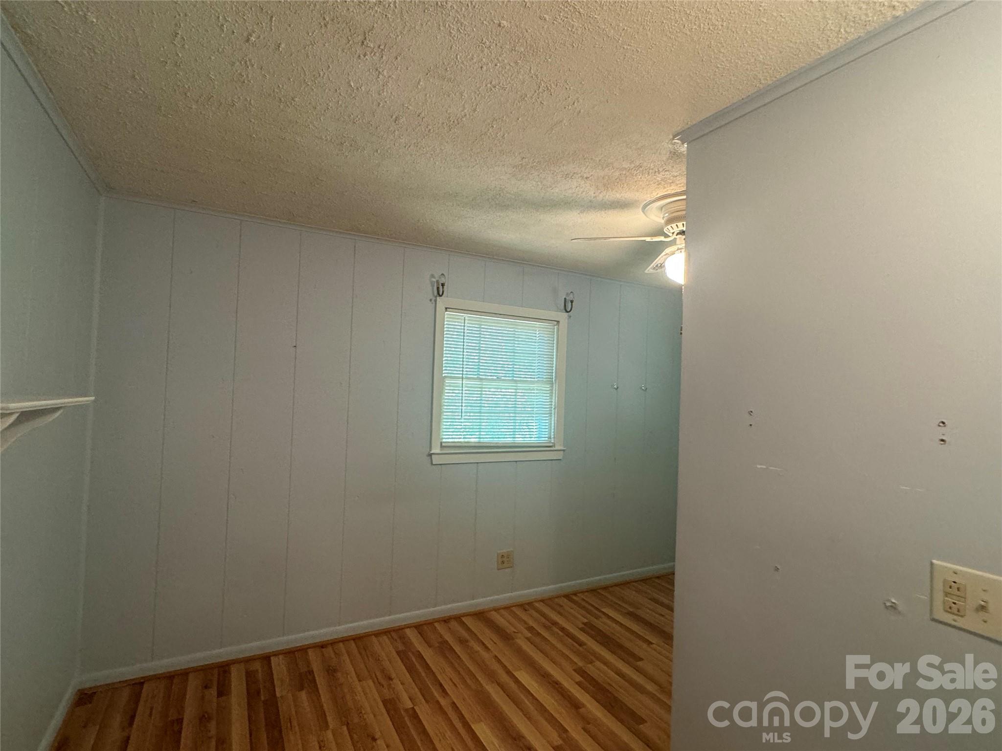 1023 Autumn Lane — New London