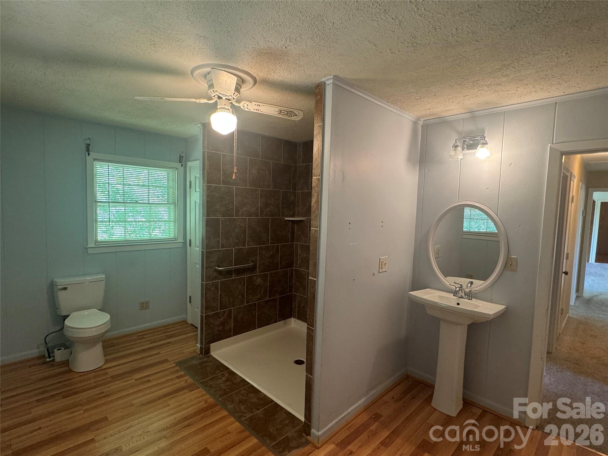 1023 Autumn Lane — New London