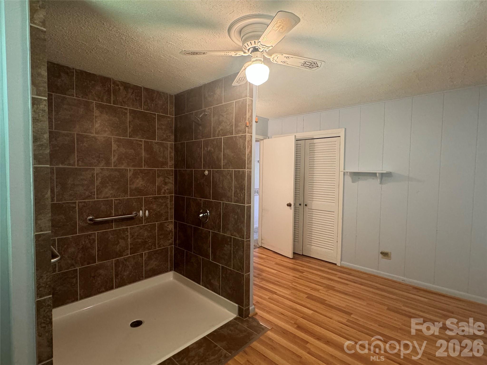 1023 Autumn Lane — New London