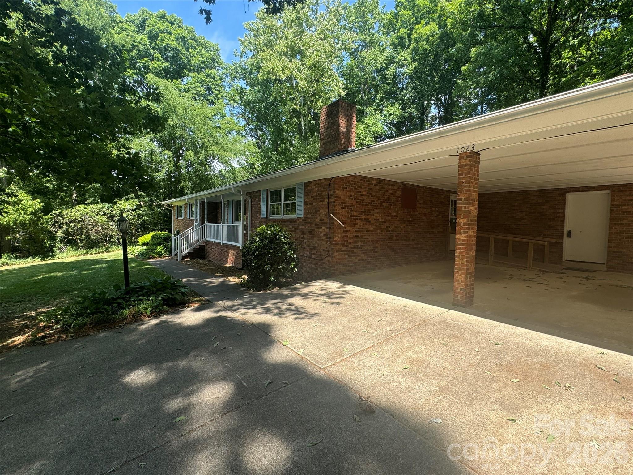 1023 Autumn Lane — New London